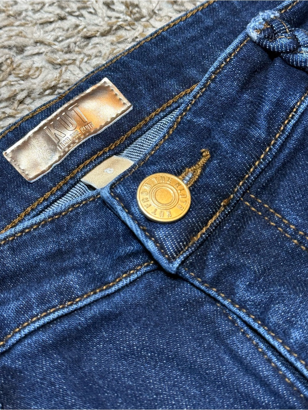 KUT from the Kloth "Ana" High Rise Fab Ab Flare Jeans Size 8 Medium Wash - Picture 4 of 10